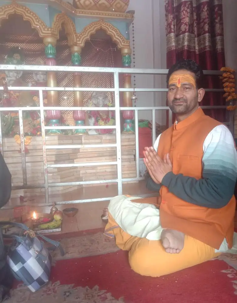 Devotional ceremony by Pandit Mukesh Khanduri