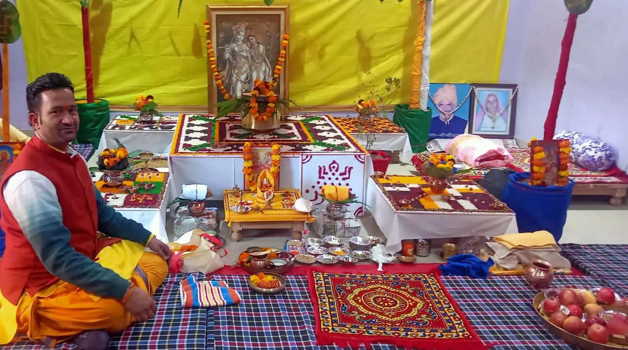 Acharya Mukesh Khanduri Vedic Astrologer Dehradun